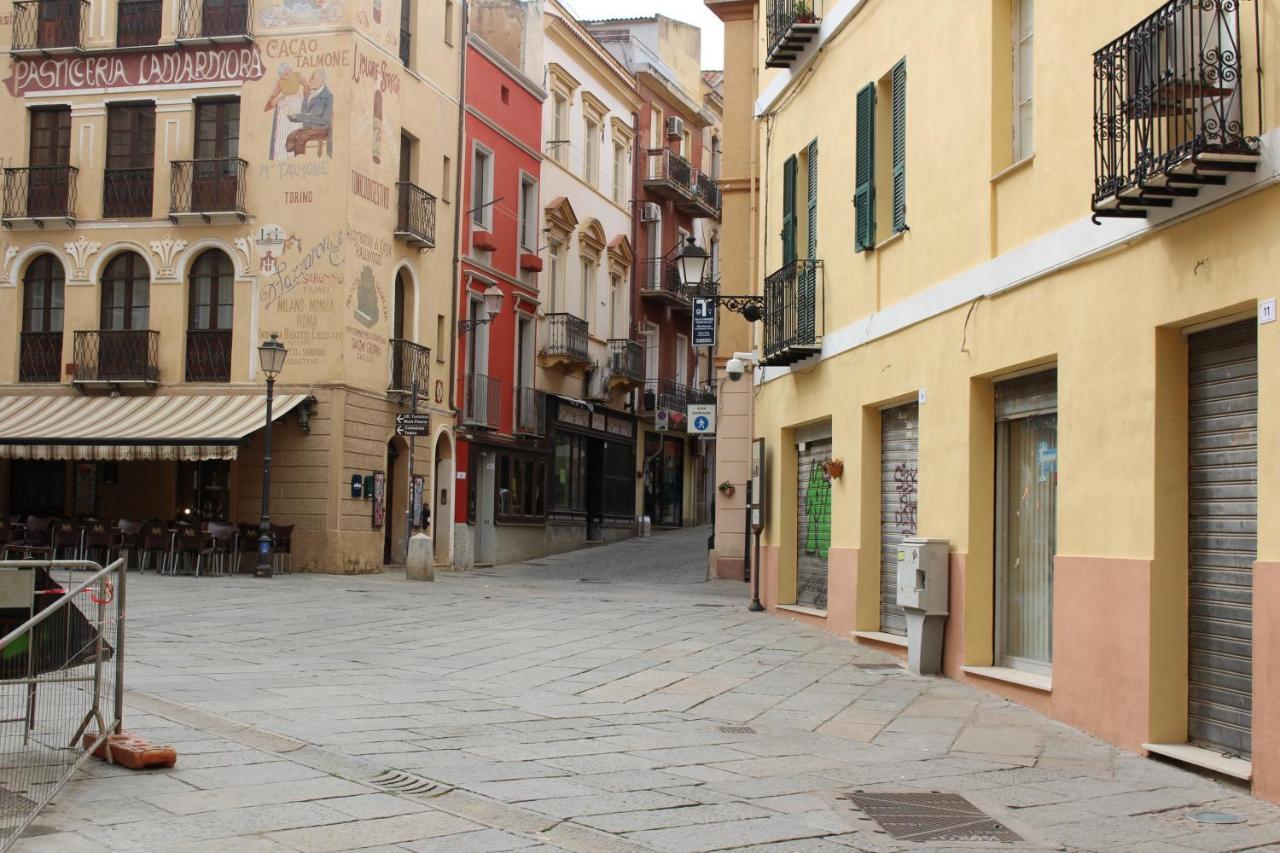 Via Cavour 19, Appartamento Del Conte Iglesias Ngoại thất bức ảnh
