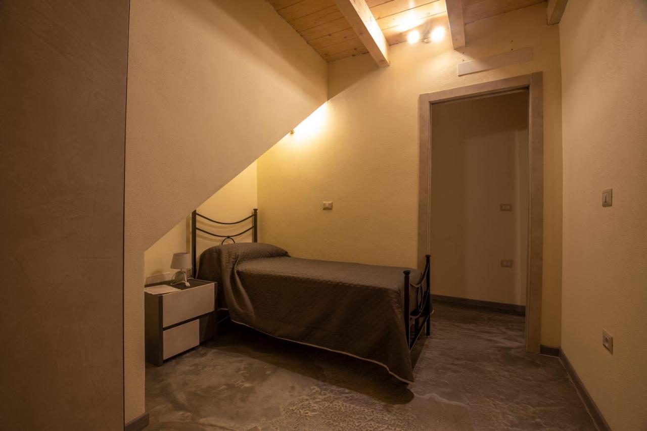 Via Cavour 19, Appartamento Del Conte Iglesias Ngoại thất bức ảnh