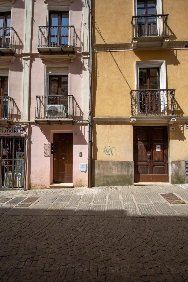 Via Cavour 19, Appartamento Del Conte Iglesias Ngoại thất bức ảnh