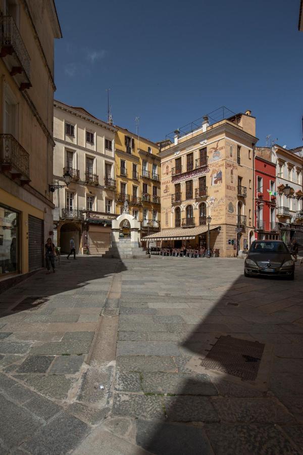 Via Cavour 19, Appartamento Del Conte Iglesias Ngoại thất bức ảnh