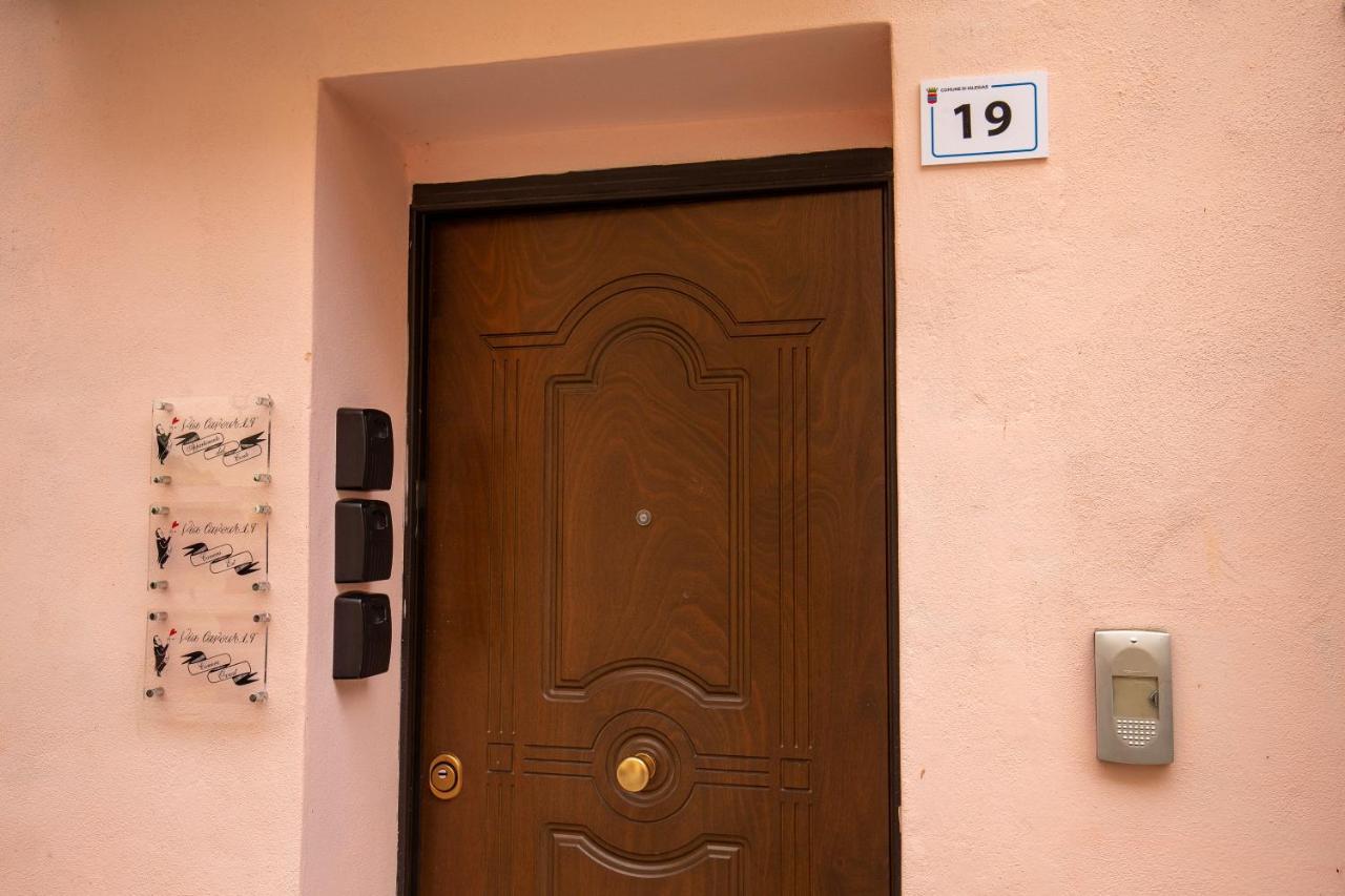 Via Cavour 19, Appartamento Del Conte Iglesias Ngoại thất bức ảnh